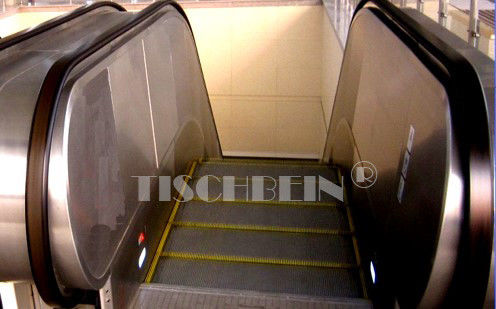 Large Passenger Flow Heavy Duty Escalator 30° 35° Inclination 3 sides 304 St St Outercladding For Supermarket Hospital